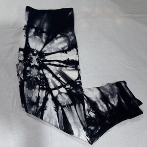 DKNY Black and White Tie-Dye Leggings